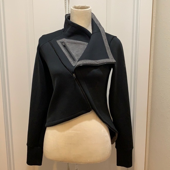 ASICS high low jacket - Picture 2 of 5